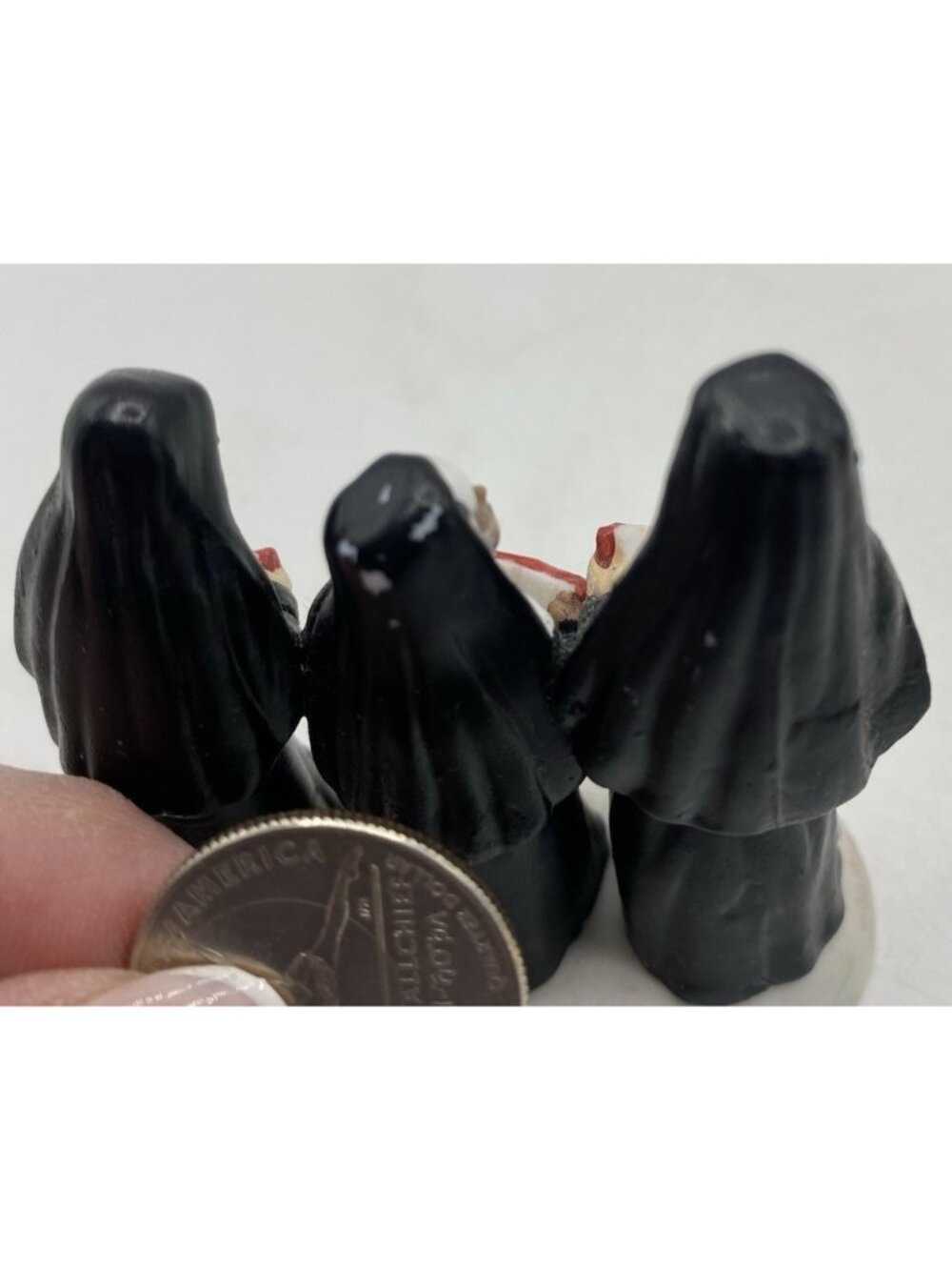 Dept 56 Praise In Perfect Harmony CIC Nuns Singing Holiday Village Christmas - Picture 7 of 12